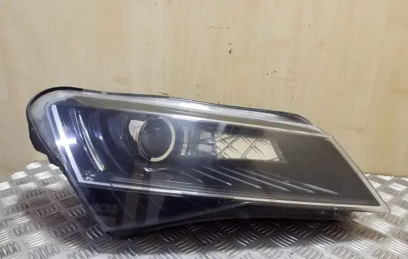 Skoda Superb B8 (3V) Headlight/headlamp 3V2941016A 1ZS01193924 8K0941597B