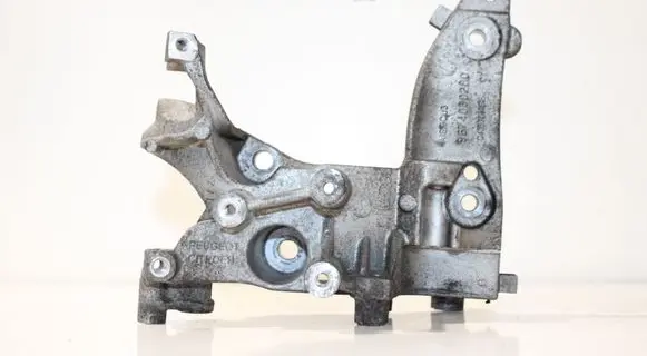 Peugeot 508 RXH Engine mounting bracket 9674030280