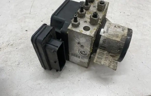 Opel Insignia A ABS Pump 13328651