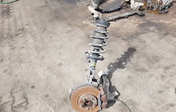 Opel Zafira C Front wheel hub spindle knuckle 