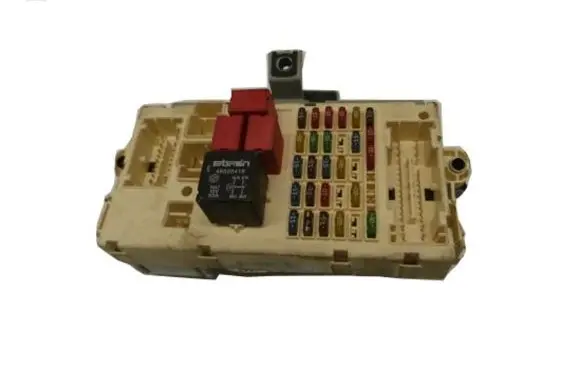 Fiat Stilo Fuse module 51715857