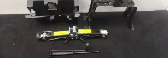 Audi A4 S4 B8 8K Lift Jack 8K0011031G
