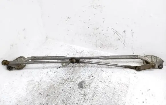 Chrysler 300 - 300C Front wiper linkage 