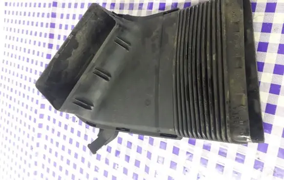 Audi A4 S4 B7 8E 8H Air intake duct part