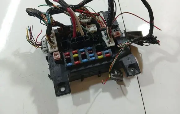 Peugeot 4007 Fuse box set 8637A318