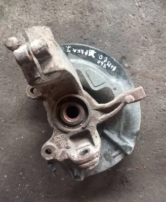 Volvo V60 Front wheel hub spindle knuckle 6G913K170A