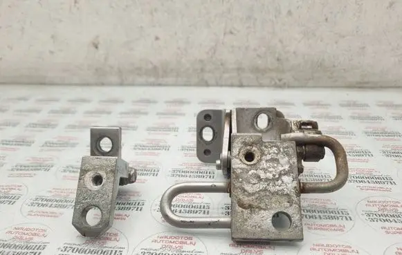 Volkswagen Touran I Front door hinge set 1T0831412C