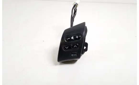 Lexus RX 330 - 350 - 400H Steering wheel buttons/switches 84247-48010
