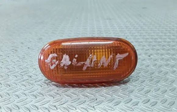 Mitsubishi Galant Front fender indicator light