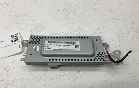 Tesla Model 3 Radio/CD/DVD/GPS head unit 107975500E