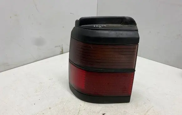 Volkswagen PASSAT B3 Rear/tail lights 333945257