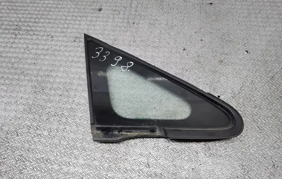 Nissan Tiida C11 Front door vent window glass four-door 
