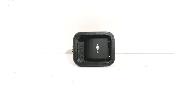 BMW 5 GT F07 12 V Socket (rear) 7040621