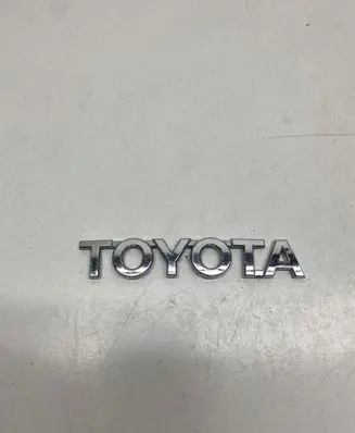 Toyota Corolla E160 E170 Manufacturers badge/model letters 7544102290 7544102280