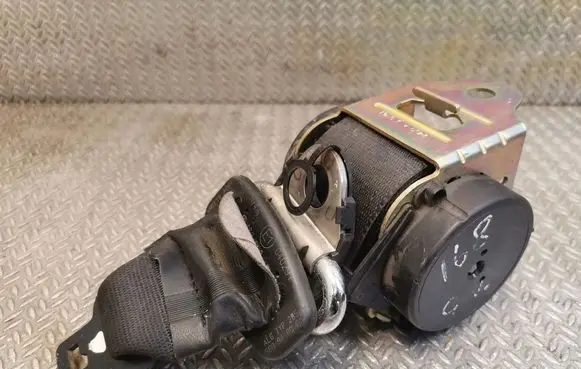 Mercedes-Benz A W168 Middle seatbelt (rear) 1688604685