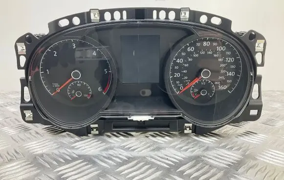 Volkswagen Golf VII Speedometer (instrument cluster) 5G0920961A