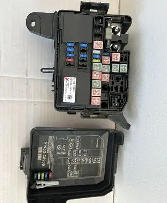 Hyundai i20 Active Fuse box set 91950C8280 HC8F0189 BKH5858C81