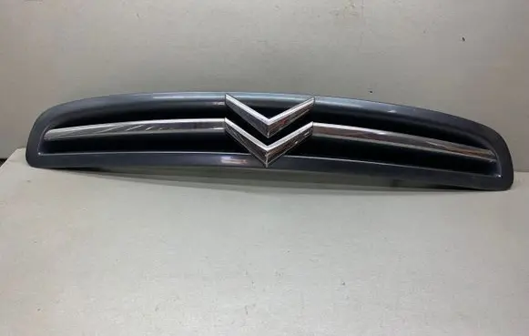 Citroen Xsara Picasso Front bumper upper radiator grill 9650059377 9650059677