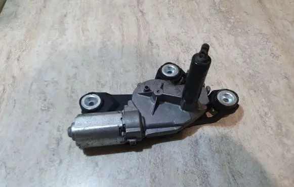 Volvo V50 Rear window wiper motor 0390201823