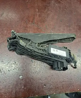 Volkswagen Golf V Accelerator throttle pedal 1K1721503L 6PV00860000