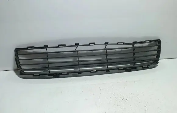 Toyota Auris 150 Front bumper lower grill 5311202080