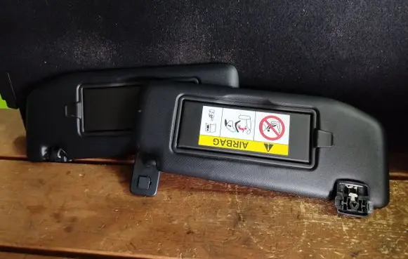 Peugeot 208 Sun visor