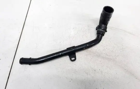 Engine coolant pipe/hose