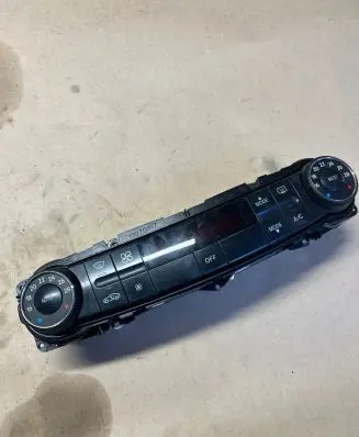 Mercedes-Benz E W211 Climate control unit 2118300790 00064106