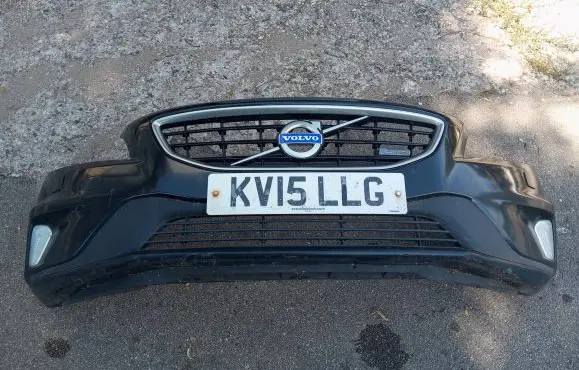 Volvo V40 Front bumper 31347085