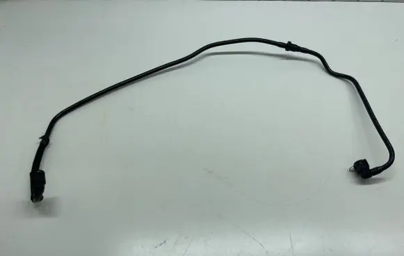 Land Rover Discovery 5 Engine coolant pipe/hose JPLA18C429AA