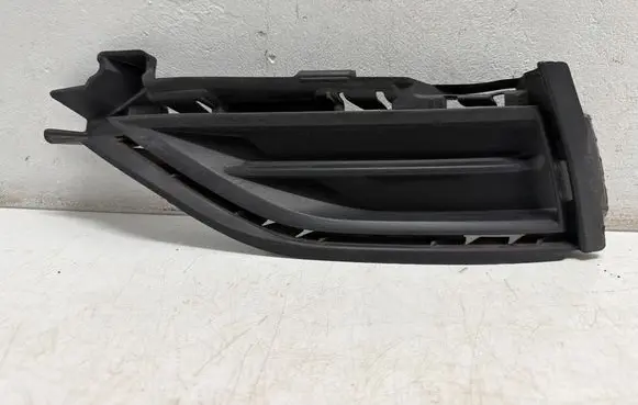 Volkswagen Golf VII Front bumper lower grill 5G0853211G