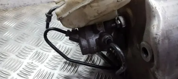 Mercedes-Benz C W205 Master brake cylinder 0jntc6