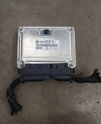 Audi A4 S4 B6 8E 8H Engine control unit/module 8E0907401T 1039S02763 0281011444