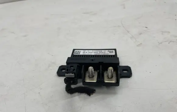 Mercedes-Benz E C207 W207 Charging relay A00099822023