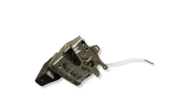BMW 5 E39 Front door lock 8352165