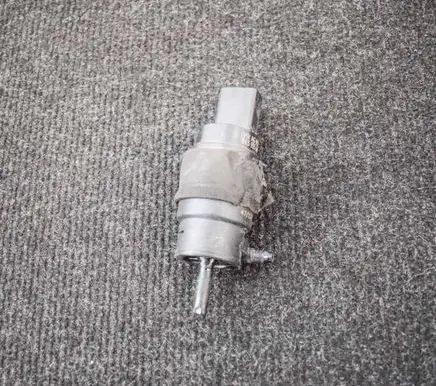 Audi A6 S6 C7 4G Windscreen/windshield washer pump 8K5955647