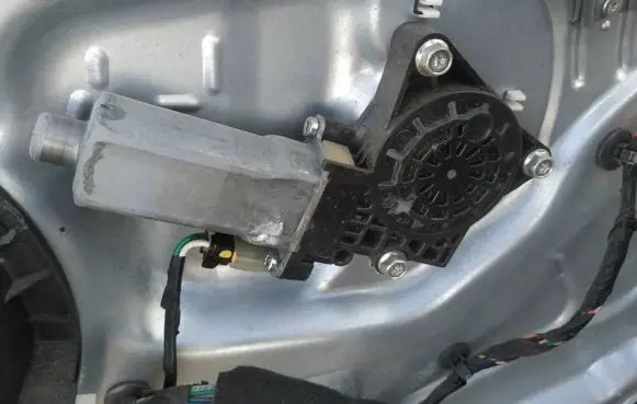 Hyundai ix 55 Front door window regulator motor