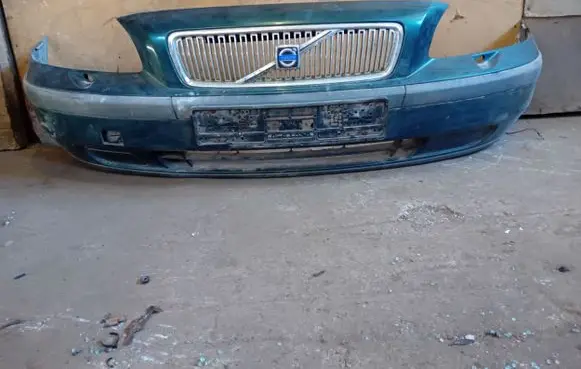 Volvo V70 Front bumper