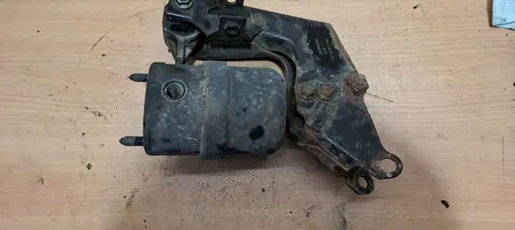 Volkswagen Transporter - Caravelle T4 Gearbox mount 7D0199131A