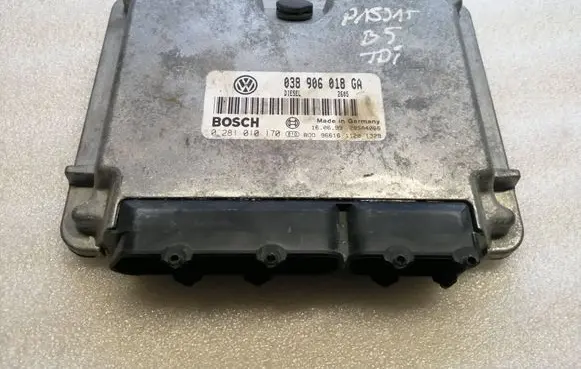 Volkswagen PASSAT B5 Engine control unit/module 038906018GA 28SA4066 0281010170