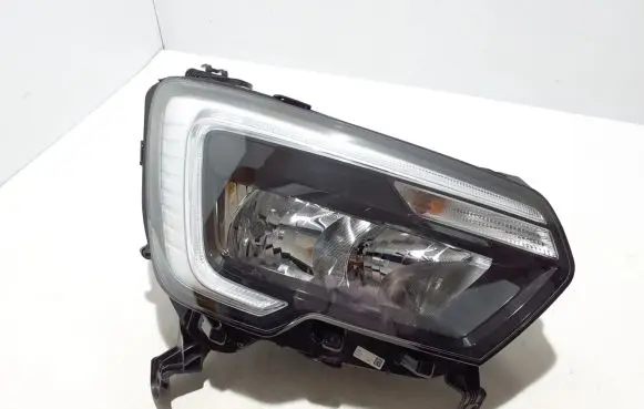 Renault Master III Headlight/headlamp 260105567R