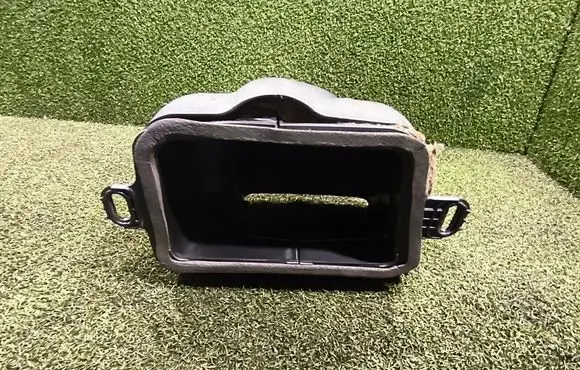 Renault Trafic III (X82) Intercooler air guide/duct channel 687781491R 93452498