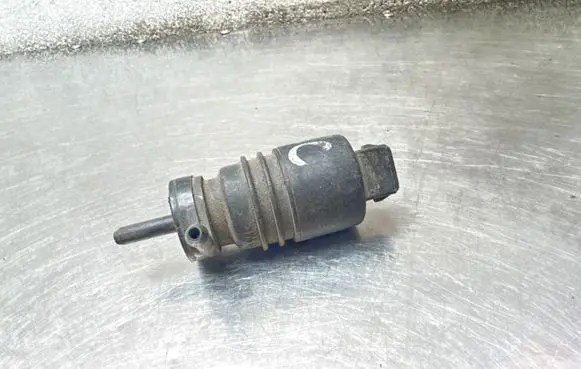 Opel Vectra C Windscreen/windshield washer pump