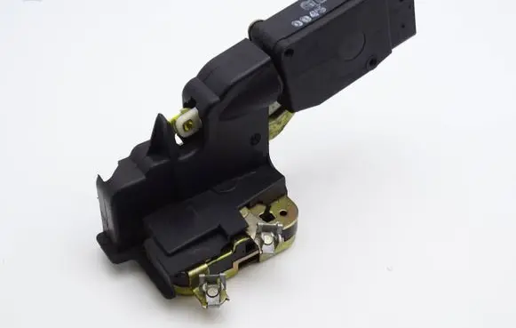 Mitsubishi Carisma Front door lock 