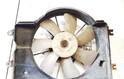 Honda FR-V Radiator cooling fan shroud