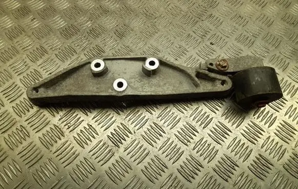 Volvo XC90 Engine mounting bracket 31367173