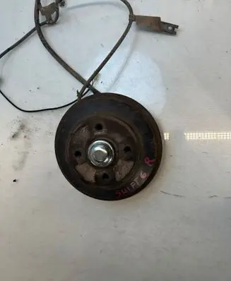 Suzuki Swift I Stub axle 13231212