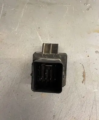 Renault Master III Glow plug pre-heat relay 110675590R A622900130 21032