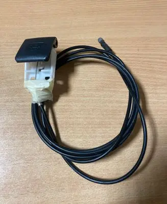 Toyota Avensis T250 Engine bonnet (hood) release handle