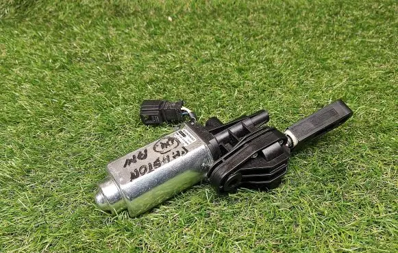 Volkswagen Phaeton Seat adjustment motor 83226725000 6423868
